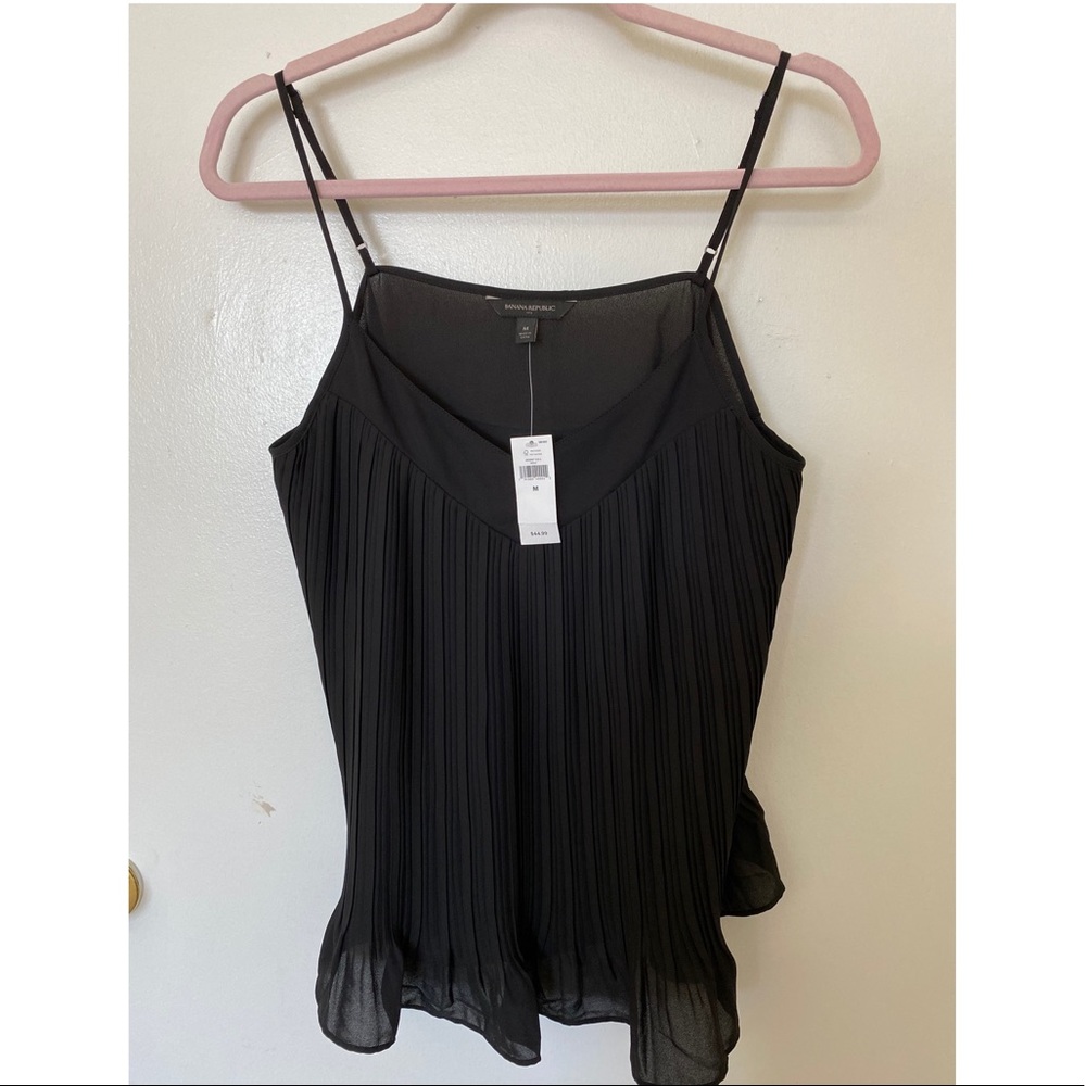 Banana Republic black pleated top in size M